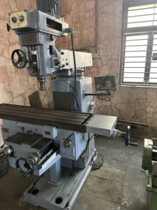 Machine de fraisage à tourelle DRO robuste d'occasion, modèle TOS n°2 - Product Image 6