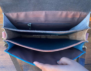 Bolsos de hombro hechos a mano con pelo de vaca, bandolera de cuero de ante colorido para mujer, bolso de mano con borlas de cuero reciclado sostenible - Product Image 6