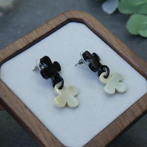 Abalorios de Cuerno de Búfalo Hechos a Mano con Forma de Flor, Ecológicos, en Color Negro y Crema, Artesanía Natural de Moda Moderna - Product Image 3