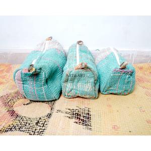 Pochette cosmétique en coton Kantha à motif floral faite à la main avec fermeture éclair, style moderne, légère, multi-usages, cadeau pour femme - Product Image 2