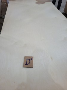 Fournisseur d'or en matière de contreplaqué en placage de bouleau 4x8, qualité D/DD, certifié E0 E1 CARB P2 pour la fabrication de meubles et les panneaux intérieurs - Product Image 2