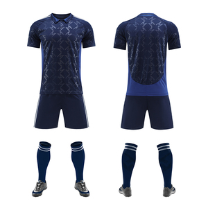 Nouvel uniforme de football de haute qualité, léger et uni pour hommes, entièrement personnalisable - Product Image 3