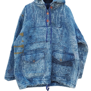 Chaqueta de mezclilla con capucha para hombre, estilo patchwork desgastado, streetwear, corte largo y holgado, algodón, con logo trasero, para otoño - Product Image 2