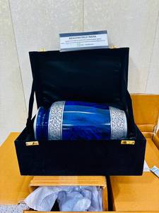 Wholesale Brassworld India Adult American Style Eco-Friendly Durable Customizable Cremation Urns <b>Green</b> <b>Velvet</b> Box 200/220 Cubic - Product Image 3