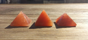 Wholesale 30-35mm Pyramid Muntaha Agate Handmade Natural Stone Bulk Reiki <b>Crystals</b> Red Aventurine Premium Quality - Product Image 2