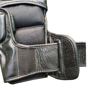 Gants de combat MMA professionnels à demi-doigts avec logo personnalisé, en cuir respirant, à lacets - Product Image 6