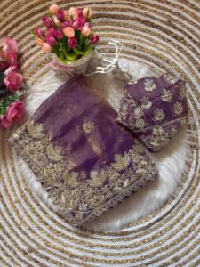 ผ้าไหมส่าหรีดีไซน์พิเศษ พร้อมเสื้อคลุมหรูหรา ทันสมัย สวยงาม โดดเด่น  แบบอินเดีย  สำหรับงานแต่งงาน  งานเลี้ยง  และโอกาสพิเศษต่างๆ สำหรับผู้หญิง - Product Image 3