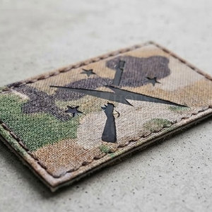 Parches de Tela Sintética Tejida Personalizados al por Mayor con Diseños Detallados Cortados con Láser para Bolsos, Equipos de Exterior y Más - Product Image 2