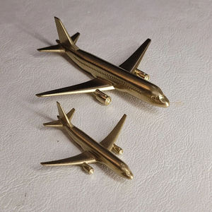 Vintage Aeroplane Decorative Showpiece Stylish Aircraft Model Sculpture for Home Office Tabletop <b>Shelf</b> Aviation Theme Decor - Product Image 3