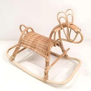 Juguetes infantiles de mimbre hechos a mano a precios económicos, animales montables, caballos de juguete, sillas mecedoras. - Product Image 1