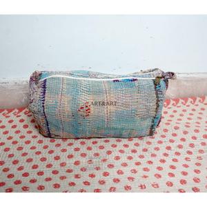 Prix de gros : Trousse de maquillage légère et polyvalente en coton matelassé, imprimé floral indien moderne au motif blocs, avec fermeture éclair - Product Image 5