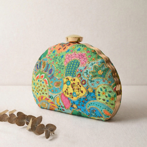 Bolso de Mano Tipo Clutch con Bordado Multipatrón Verde en Forma de Luna, Bolso de Diseño para Fiestas y Bodas para Mujer - Product Image 2
