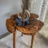 Table d'appoint NEHA ENTERPRISES de luxe, faite à la main, en bois et résine, durable, design artistique en époxy effet rivière, thème naturel, décorative