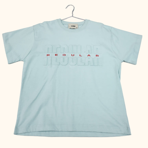 เสื้อยืดคอกลมผ้าถักเนื้อนุ่มระบายอากาศดี น้ำหนักเบา ใส่สบาย เหมาะสำหรับใส่ทุกวัน  พร้อมโลโก้ลายนูน - Product Image 1