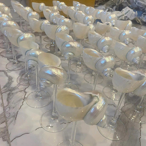 Copa de Vino de Cristal con Conchas Marinas Hecha a Mano en Vietnam, para Beber Vino, Decoración de Mesa, Uso en Bares, Decoración de Eventos y Cenas - Product Image 1