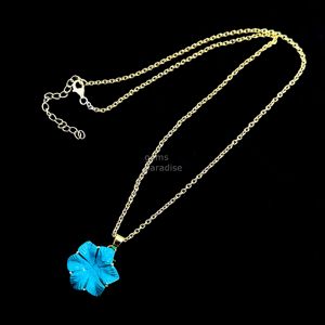 Colgante de Plata de Ley 925 con Turquesa Azul Tallada a Mano en Forma de Flor, Bañado en Oro Vermeil, con Gema de Turquesa Azul, Cristal Tallado a Mano, Venta al por Mayor - Product Image 2