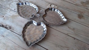 Assiette en métal en forme de cœur argenté, magnifique plat de service pour une présentation élégante des aliments et la mise en place de tables dans les cafés et restaurants. - Product Image 2