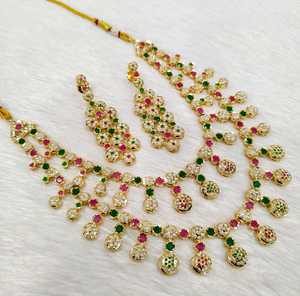 Ensemble de boucles d'oreilles collier AD en laiton pour femmes Combo de bijoux étincelants idéal pour les mariages, les festivals et les cadeaux - Product Image 5