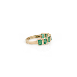 Anillo de media eternidad apilable con esmeralda zambiana de corte octogonal engastada en bisel, oro amarillo macizo de 14K, fabricante de joyería con gemas auténticas - Product Image 5