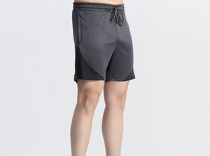 Shorts décontractés pour hommes en polyester gris uni avec cordon de serrage, taille mi-haute, séchage rapide, avec poches, en tissu tricoté - Product Image 2