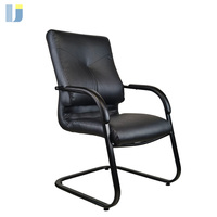 Chaise de conférence exécutive ergonomique moderne à dossier mi-haut en cuir, accoudoirs fixes, base en acier noir thermolaqué