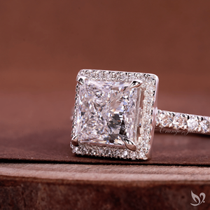 แหวนเพชรทรงเจ้าหญิง 2 กะรัต ประดับเพชรทรงสี่เหลี่ยมแบบ Halo ด้านกลาง วงแหวนแบบ Pave หรูหรา สำหรับงานหมั้นและงานแต่งงาน ทำจากทองคำขาว - Product Image 2