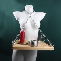 Plateau d'objectivation BDSM menottes manchettes au cou formation esclave humain thé plateau de fruits stimulation de pince à mamelon portant