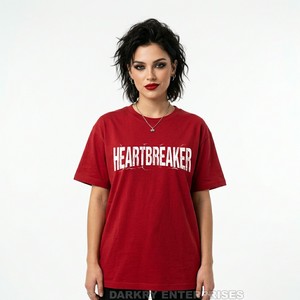 Camiseta Roja Personalizada de Estilo Urbano para Mujer, Camiseta con Estampado Desgastado Heartbreaker al por Mayor, Top de Algodón Oversize para Mujer, Ropa Estilo Grunge - Product Image 1
