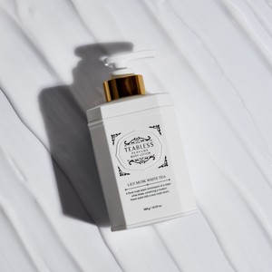 Loción Corporal Perfumada Hidratante Vegana y Orgánica Teabless, Aroma a Lavanda, Almizcle y Té Blanco, 480g - Product Image 2