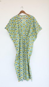 Robe longue kaftan pour femme, imprimé floral jaune fait main, col en V, vert menthe, coupe ample, en coton, style bohème, pour l'été - Product Image 4