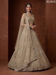 Collections de vêtements de mariée indiens en velours pour la mariée avec travail Zarkhan, modèle FZBELLA par Fabzone - Product Image 3