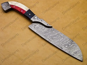 Couteau de chasse et de survie artisanal en acier Damas forgé, lame fixe, avec manche en bois de qualité supérieure. - Product Image 2