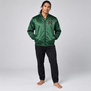 Chaqueta de satén premium para hombre, hecha con tela de satén de calidad, tacto suave, ajuste cómodo, apariencia elegante y construcción duradera. - Product Image 1