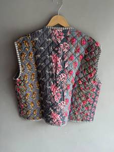 Chaleco Acolchado Floral para Mujer, Cuello en V, Sin Mangas, Chaqueta de Otoño con Bolsillos Estampados, Relleno de Poliéster, Largo Regular, REGALO PARA ELLA - Product Image 6