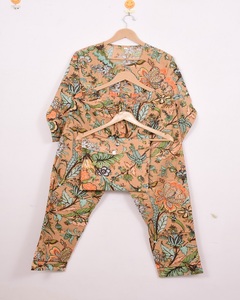 Nouveaux ensembles de pyjamas en coton tendance, en satin, longueur genou, boutonnés, imprimés à la main, respirants, pour l'été - Product Image 6