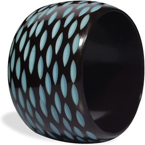 Bracelet manchette en céramique et résine fait main, noir avec motif marbré bleu, qualité supérieure, bijou unisexe classique pour femme - Product Image 4