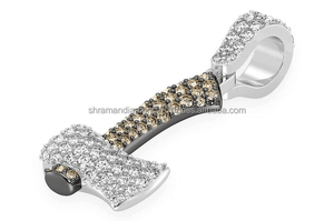 จี้รูปขวานไวกิ้งทองคำแท้ 10K ประดับเพชรทรงเหลี่ยมเจียระไนแบบ Brilliant Cut จาก Trendy SHRAMAN DIAMOND สไตล์ฮิปฮอปสำหรับนักรบ - Product Image 5