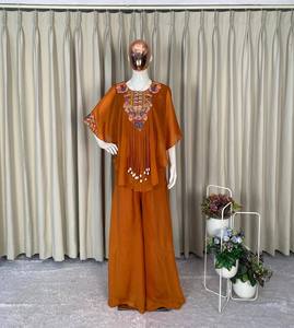 Conjunto coordinado étnico de fusión étnica para mujer con bordado Chinon y cuello de lentejuelas, estilo Palazzo, para bodas, fiestas y Diwali - Product Image 2
