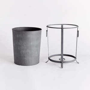 Maceta de metal sólido hecha a mano, de alta resistencia, para jardín, con marco forjado, para exteriores, a precio de mayorista. - Product Image 2