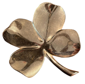 Prensapapeles de Latón con Diseño de Cuatro Hojas Florales, Ecológico y Duradero, Organizador de Escritorio - Product Image 1