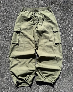 Pantalones unisex de alta calidad, personalizados, estilo cargo, con logotipo personalizado. - Product Image 6