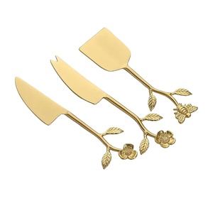 Revendeur professionnel de bonne qualité en laiton plaqué or fleur brindille Design poignée ensemble de fromage disponible à un prix abordable du marché - Product Image 1