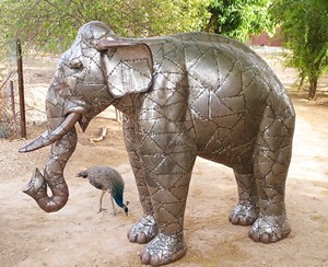 Escultura de Elefante de Metal para Jardín - Product Image 1
