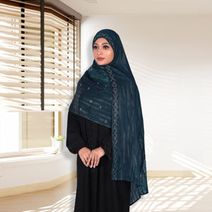 Khimar de Georgette Estilo Chiffon con Ribete de Satén y Cristales, Velo Islámico Elegante y Modesto, Chal de Oración Premium para Mujer - Product Image 3