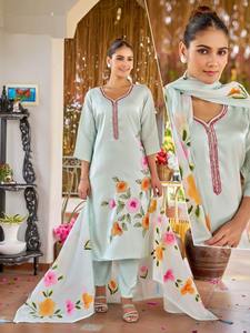Kurti Ghera en verre romain en gros, Kurti pakistanais pour boutiques, magasins de détail, boutiques en ligne, vêtements de mariage et d'événements, prix d'exportation - Product Image 2
