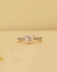 Anillo de Plata de Ley 925 con Moissanita Corte Corazón, Engaste de Puntas y Halo, Joyería de Boda y Compromiso para Mujer - Product Image 1