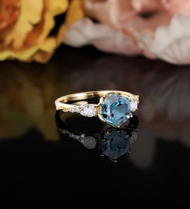 Bague de fiançailles et de mariage en Alexandrite, or 14 carats et argent sterling 925, pierre précieuse à changement de couleur, design Art Déco, pour cadeau de fête pour elle - Product Image 2