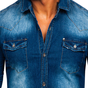 Camisa de mezclilla azul para hombre al por mayor, manga larga, corte ajustado, cuello vuelto, botones frontales, bolsillos en el pecho, costuras decorativas, 2026 - Product Image 2