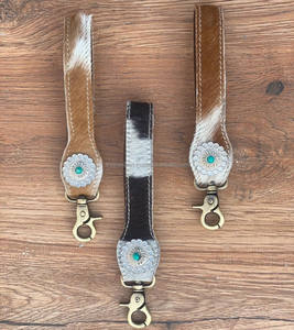 Nuevo llavero de cuero de vaca genuino hecho a mano Real con forma de muñequera encantadora, accesorio de estilo occidental, llavero de muñequera vaquera - Product Image 2