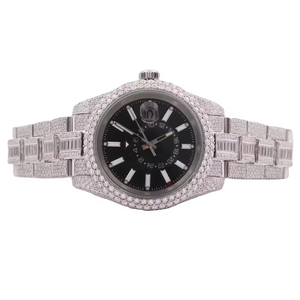 Reloj Unisex Personalizado de Lujo Clásico con Caja Cuadrada de Acero Inoxidable, Movimiento SEIKO de Cuarzo, 41 mm, Plateado, Completamente Adornado con Moissanita, Cierre Plegable - Product Image 1